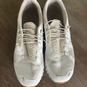 Women’s ON Cloud 5 Off-White Tennis Shoes 9.5